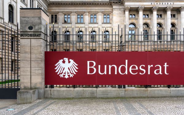 Bundesrats-Fachausschüsse wollen Leiharbeit in der Pflege eindämmen